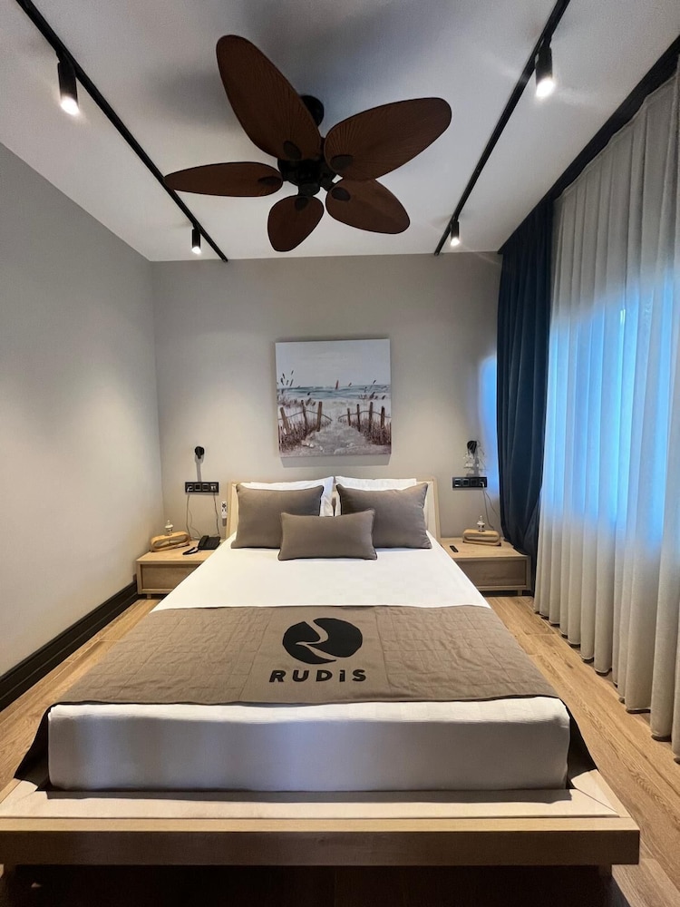 Rudis Otel 17/50