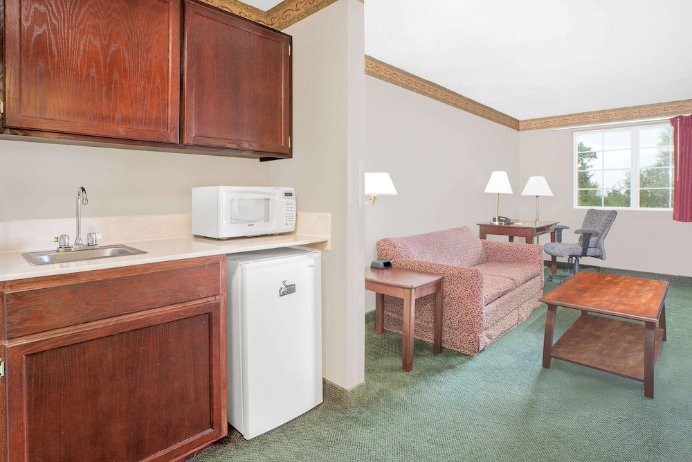 Days Inn by Wyndham Mountain Home 14/55