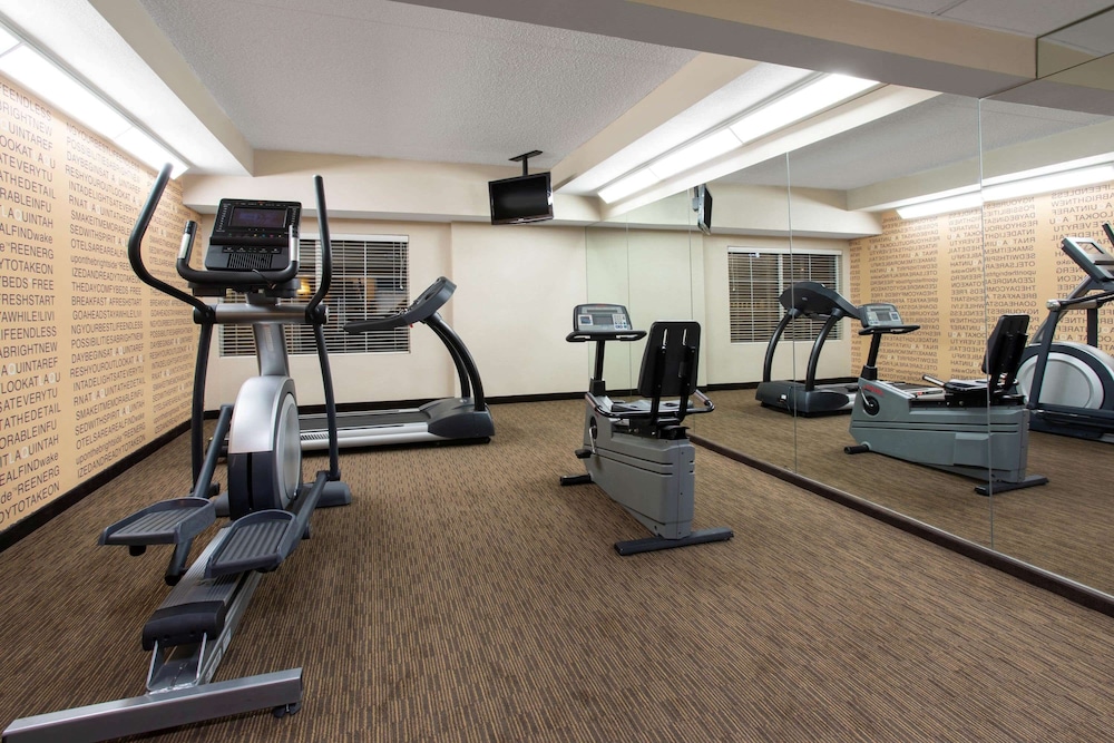 La Quinta Inn & Suites by Wyndham Denver Southwest Lakewood 19/43