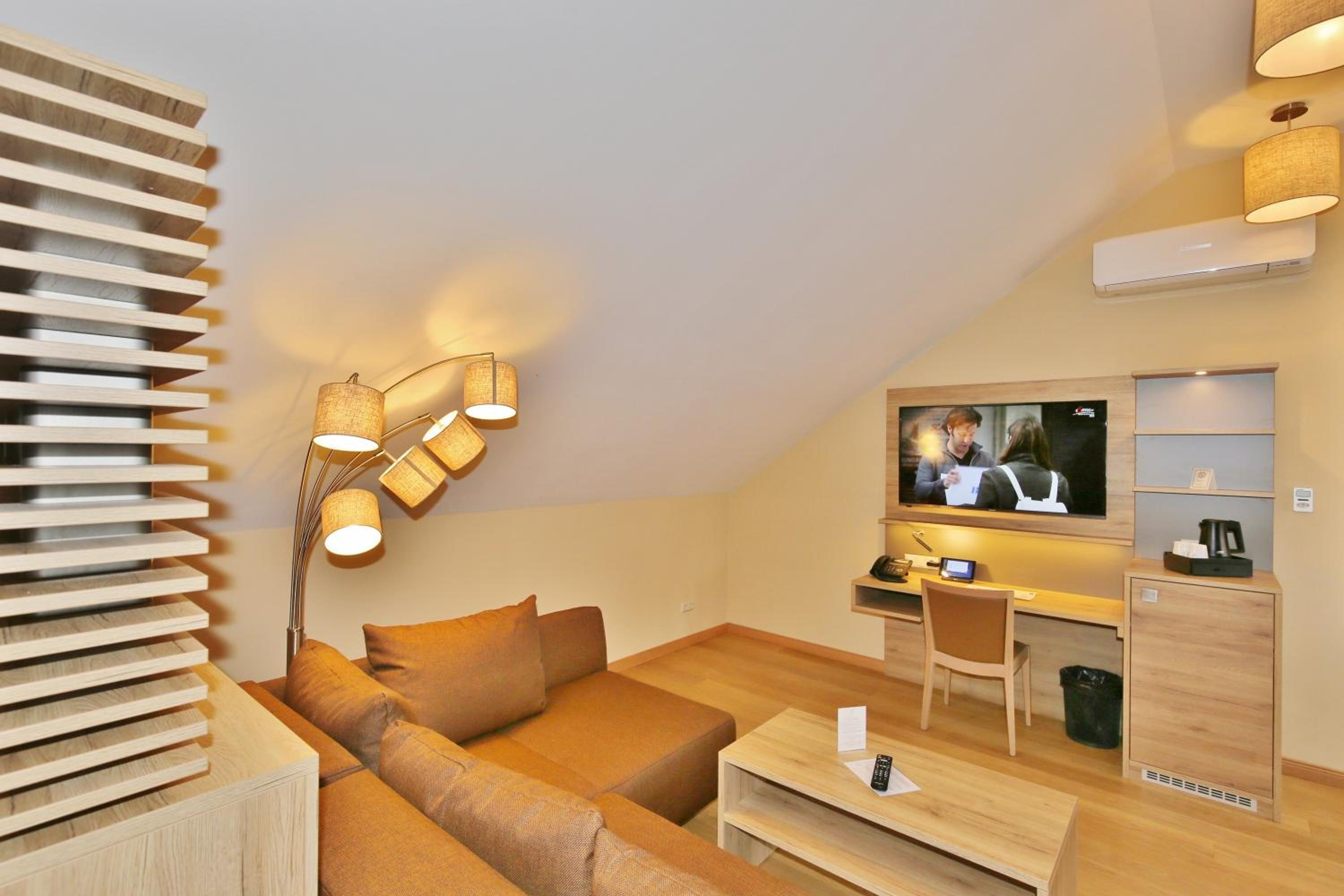 Hotel Theophano 45/58