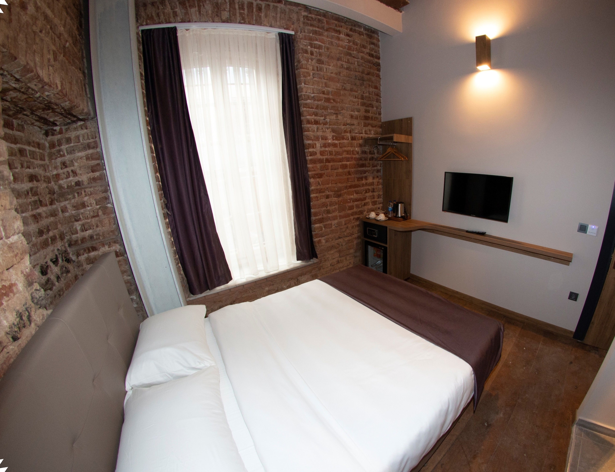 SUPERIOR, DOUBLE BED