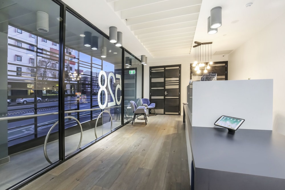 PLUM SERVICED APARTMENTS CARLTON 17/40