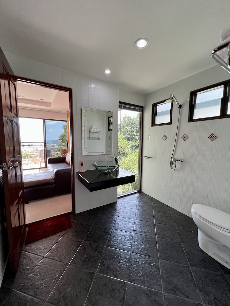 Mountain Sea View Luxury Apartments 72/72