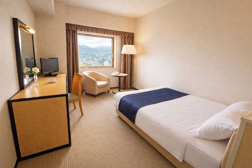 ECONOMY, DOUBLE BED, SMOKING