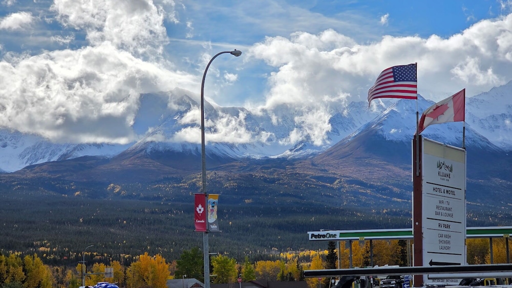 Kluane Park Inn 22/28