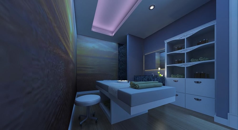 Altin Orfoz Hotel 50/50