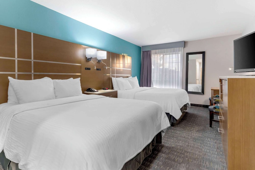 Standard, 2 Queen Beds