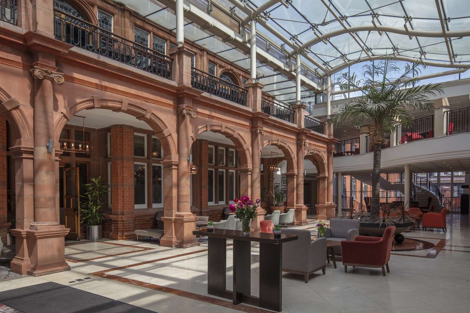 The Crown London, WorldHotels Distinctive 43/47