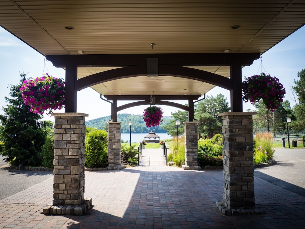 Manoir Du Lac Delage 4/47