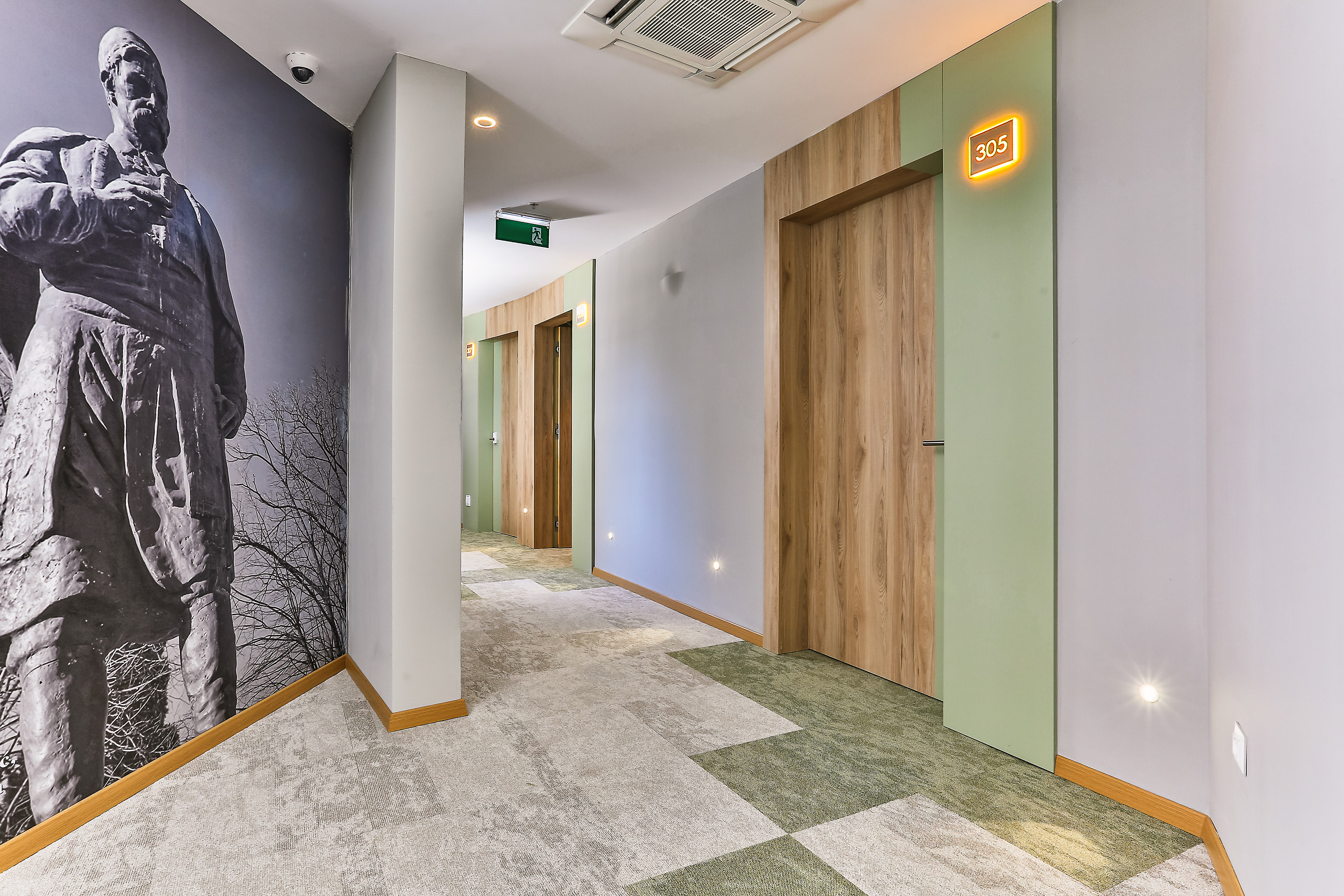 Carine Hotel Centar 45/50