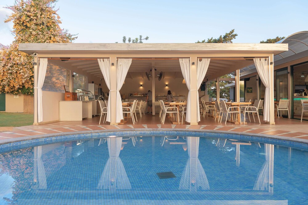Asterias Village Resort in HERSONISSOS