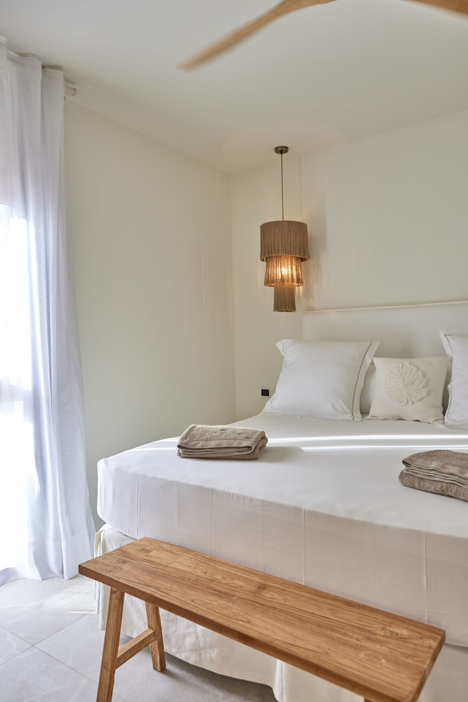 Sky, Grand, Suite, Twin Beds, Sofa, Hot Tub