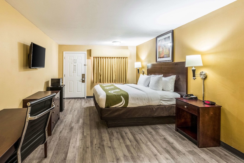 Quality Inn Corsicana, TX 10/30