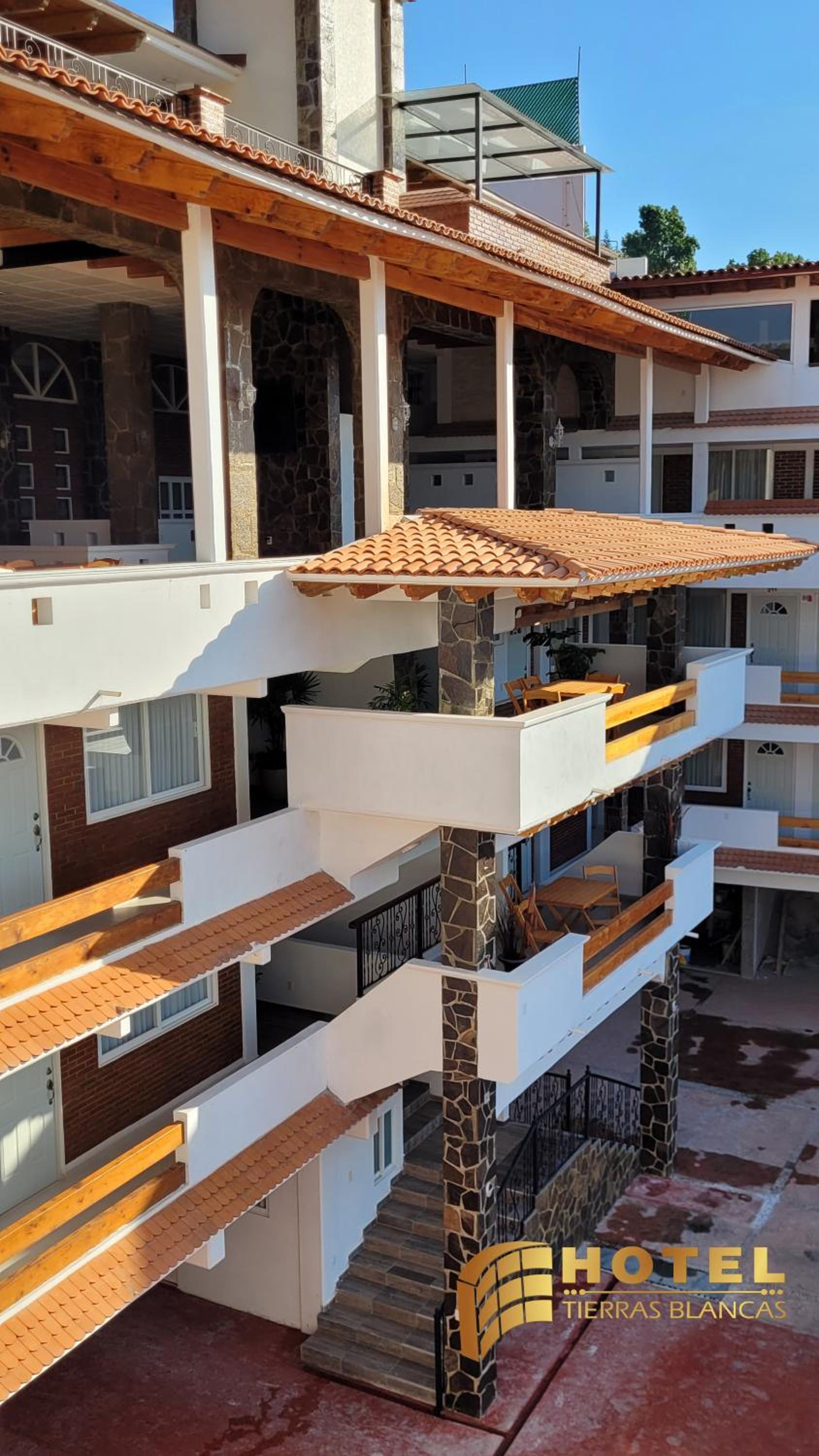 Hotel Tierras Blancas 3/48