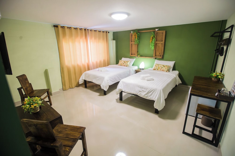 DELUXE, TWIN BEDS