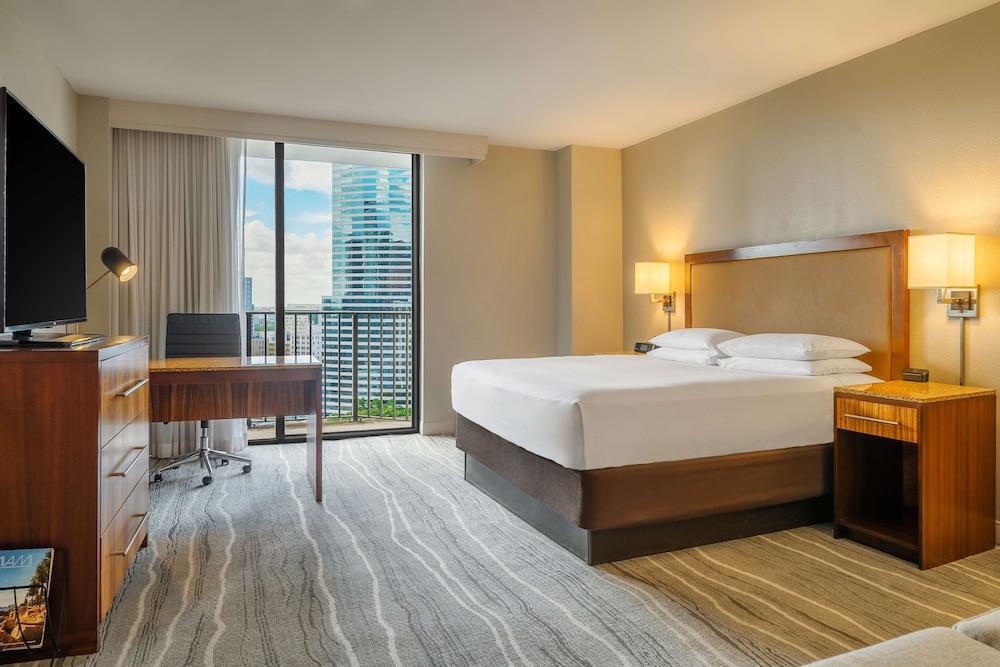 DELUXE, KING BED