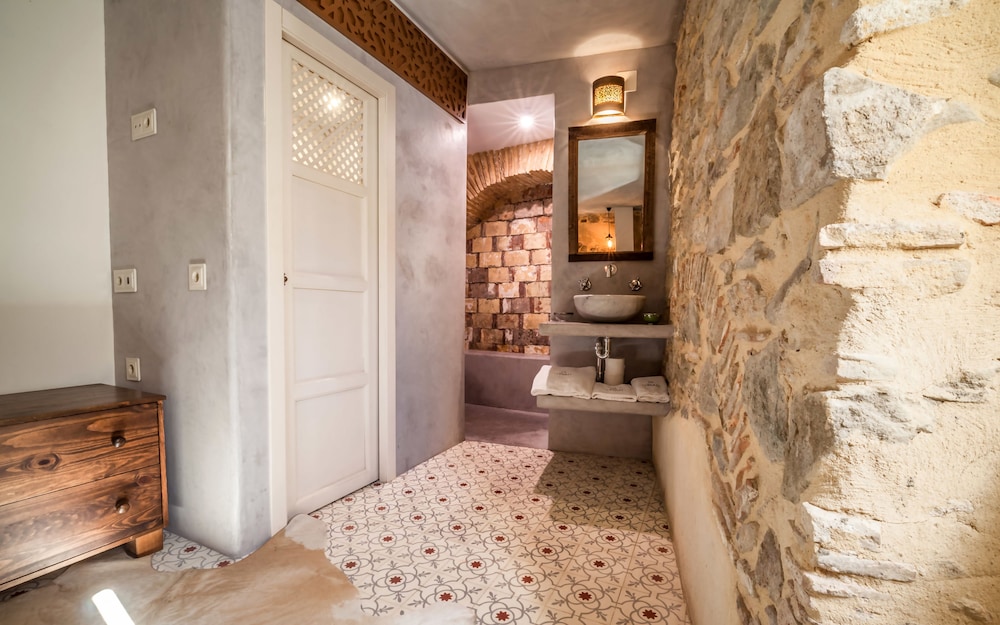 THE RIAD 14/28