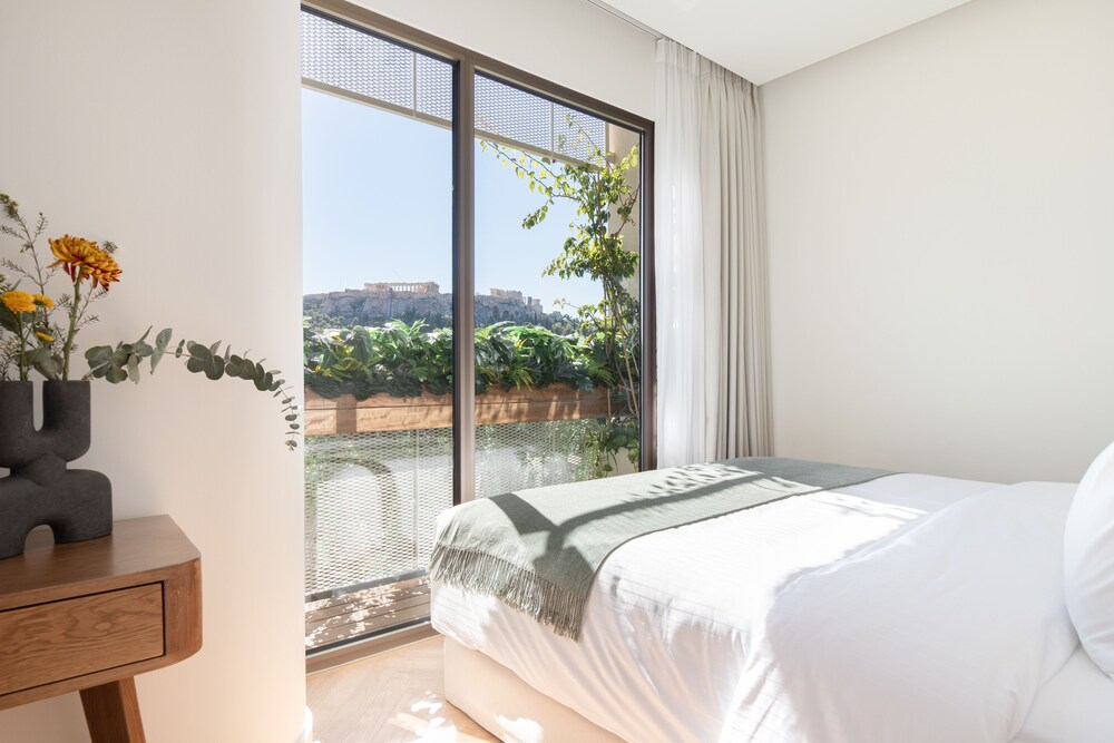SUPERIOR, SUITE, KING BED, ACROPOLIS VIEW, SOFA