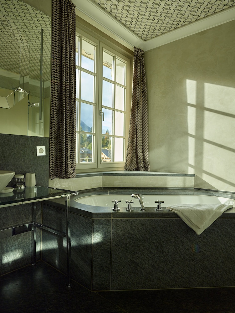 Le Grand Bellevue 48/83