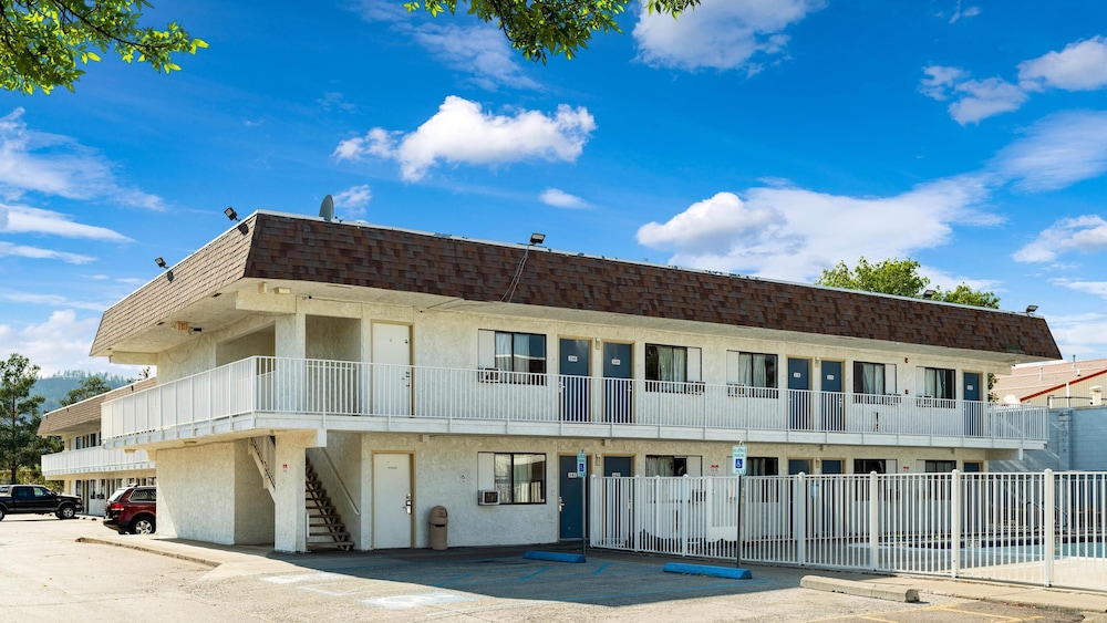 Motel6 Kalispell, MT 9/67