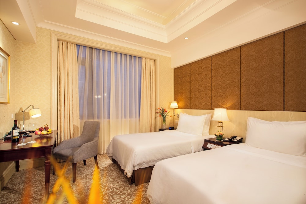 SUPERIOR, TWIN BEDS, GARDEN VIEW