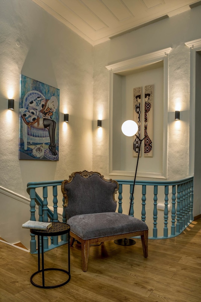 Contessa Boutique Hotel 46/65