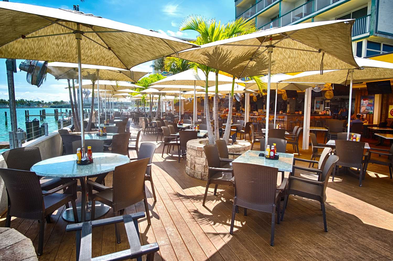 Palm Tree Club Miami Hotel 14/24