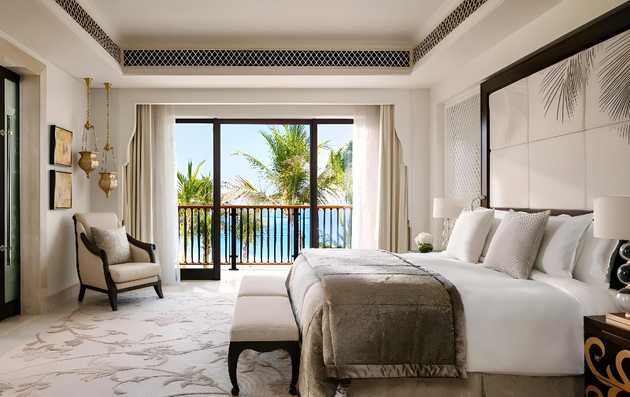 Palm, Beach, Executive, Suite, King Bed, with Pool