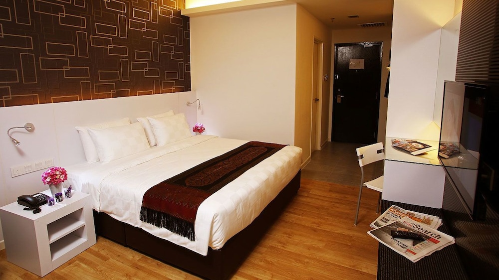 CAIRNHILL HOTEL KUALA LUMPUR 12/34