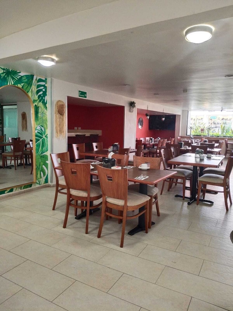 Olmeca Plaza Urban Express Ex Mision Express Villahermosa 37/50