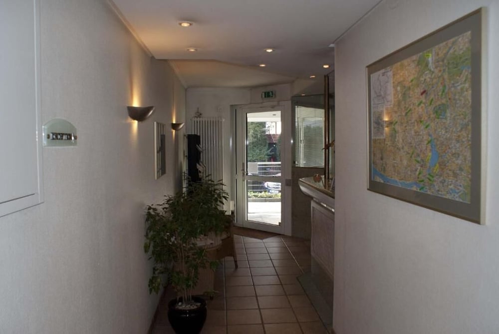 ENTREE HOTEL GROSS BORSTEL 10/50