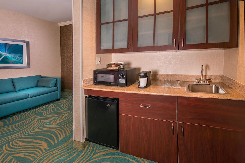 Springhill Suites by Marriott State College 8/63