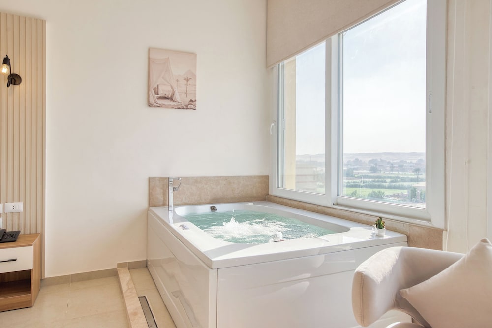 Mazar Pyramids Hotel 24/50