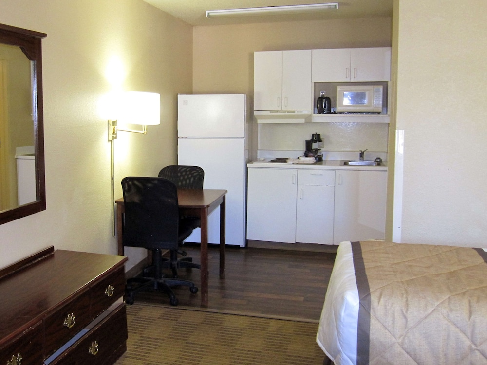 Extended Stay America Select Suites Denver Lakewood South 6/57