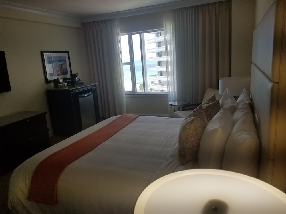 Sea View Hotel 49/74