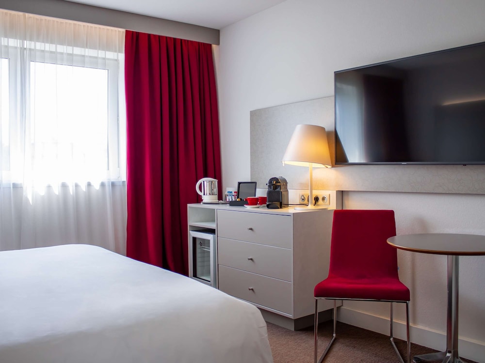 Mercure Tours Nord 28/69