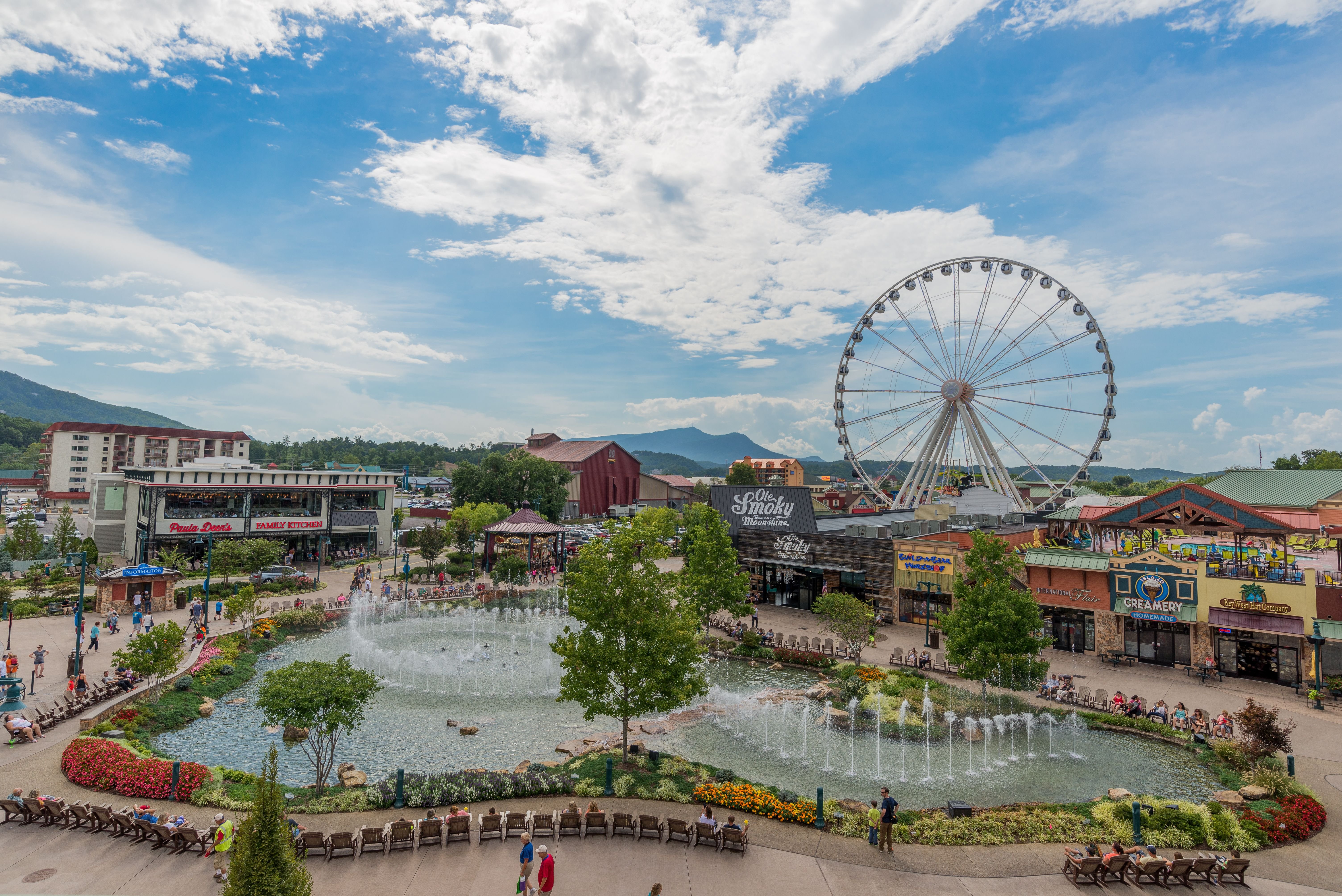 Holiday Inn & Suites Pigeon Forge Convention Center (ex Econo Lodge Hotel) 28/30