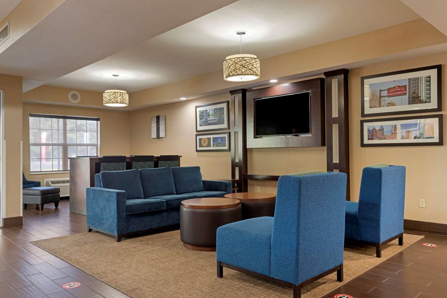 Comfort Suites Downtown Sacramento 30/47