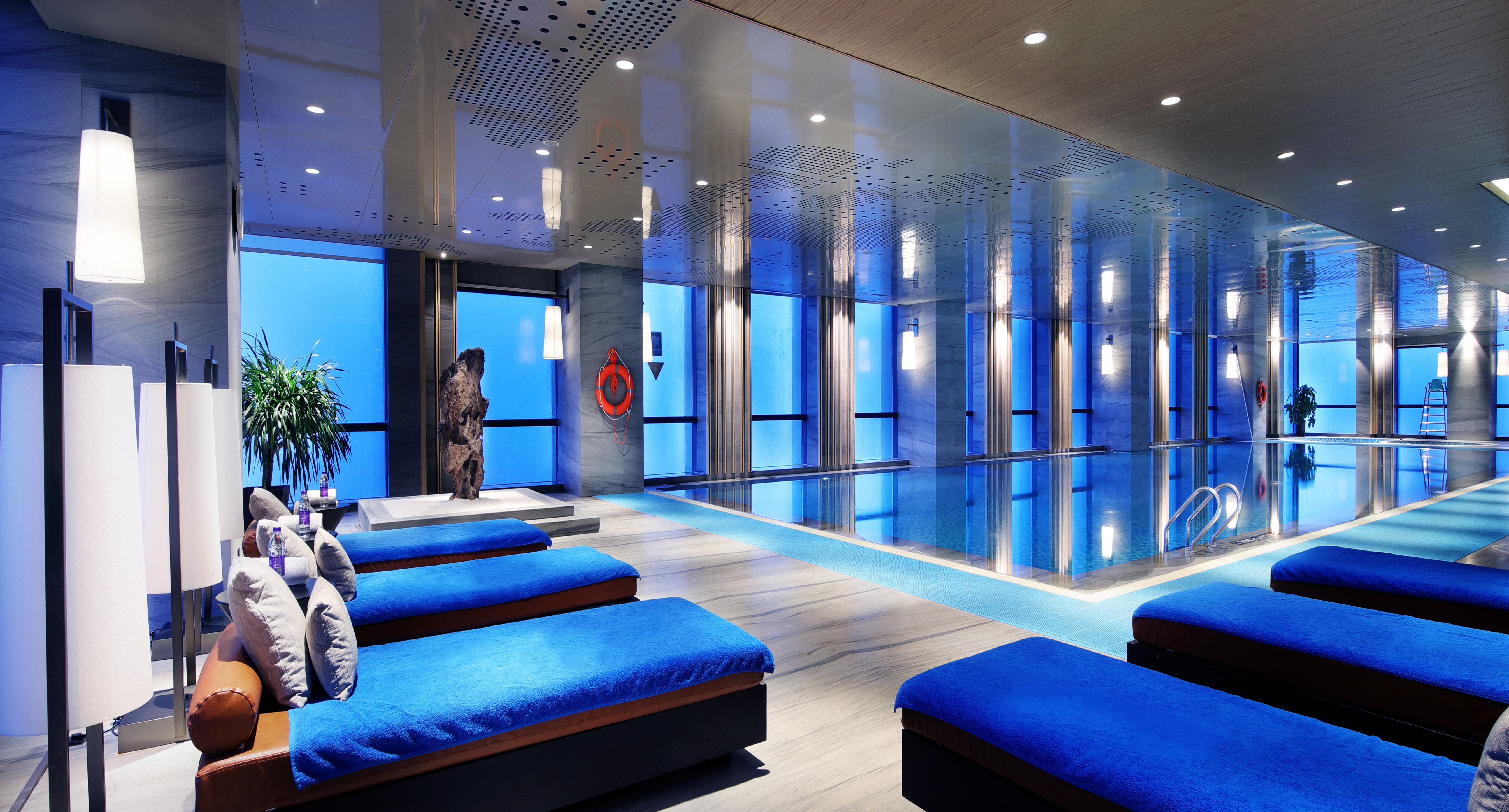 HUALUXE HOTELS AND RESORTS WUXI TAIHU 22/50
