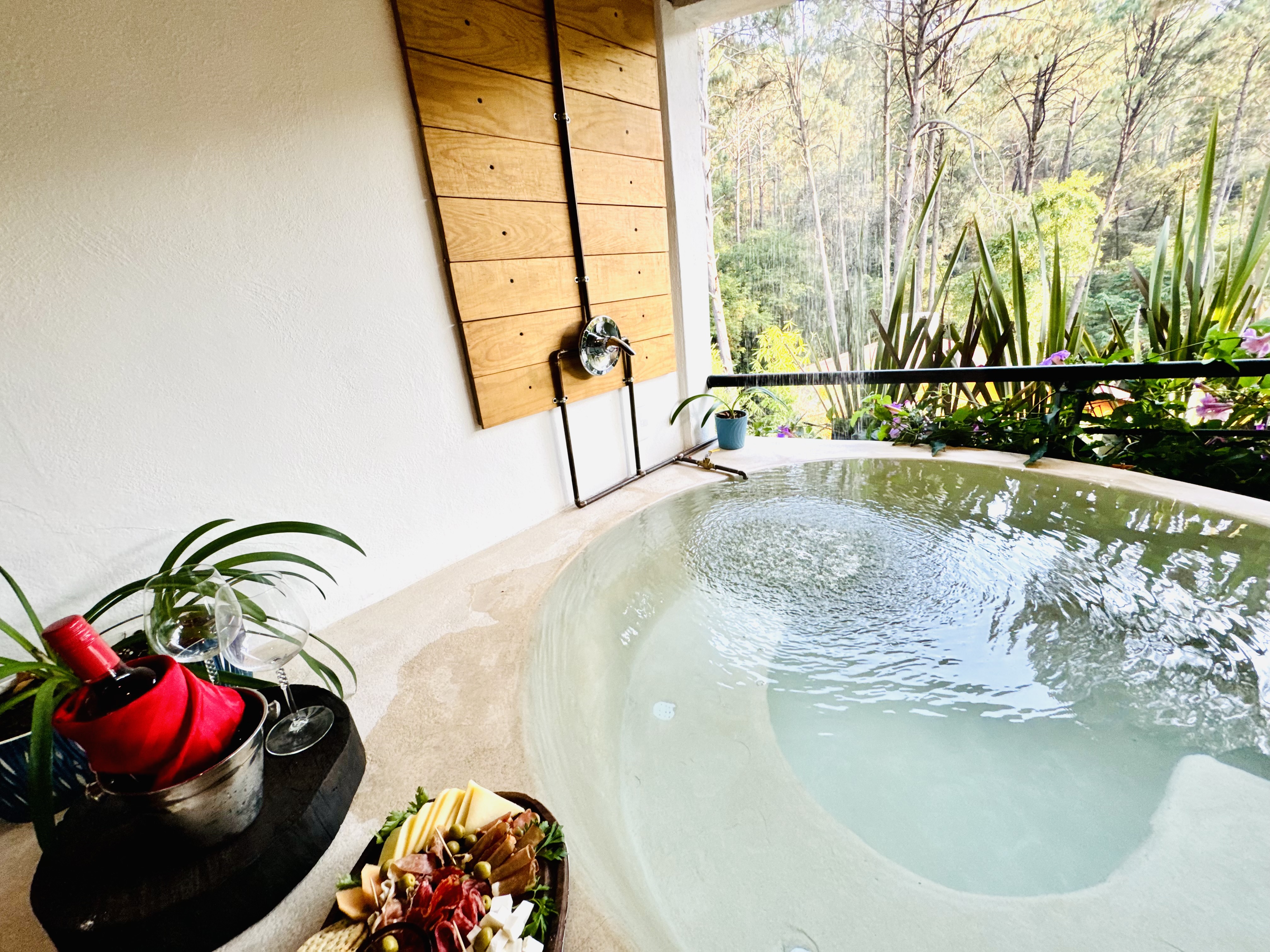 Encino House 25/50