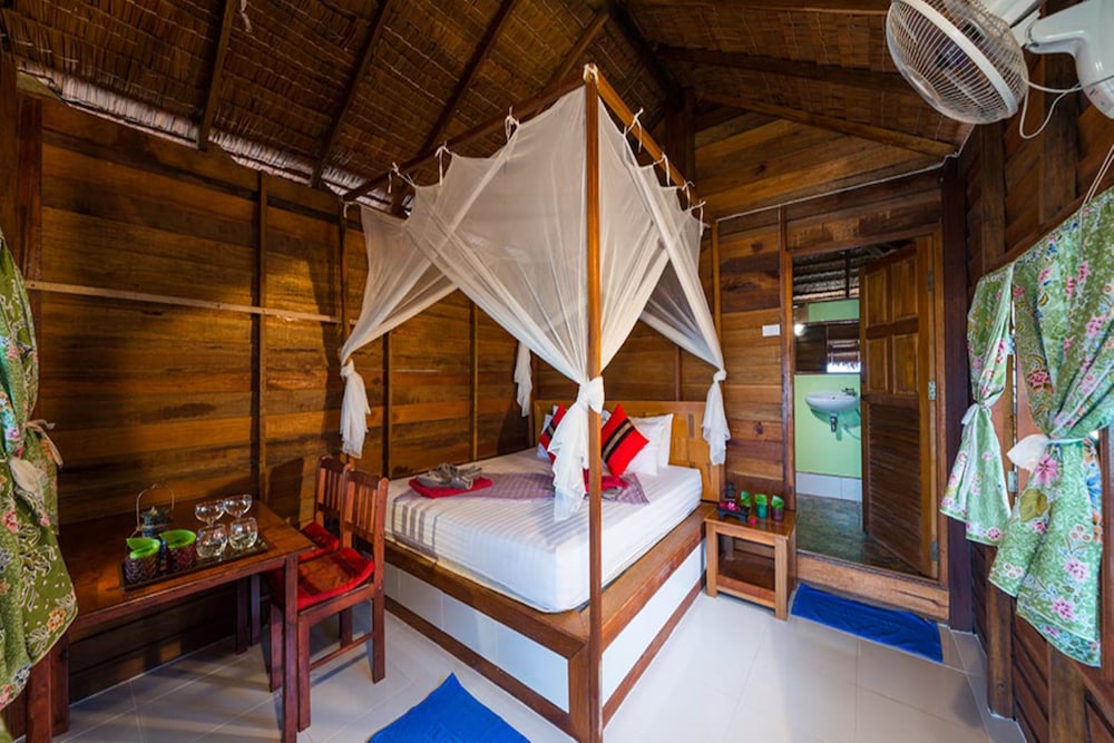 Lipe Beach Resort 17/50