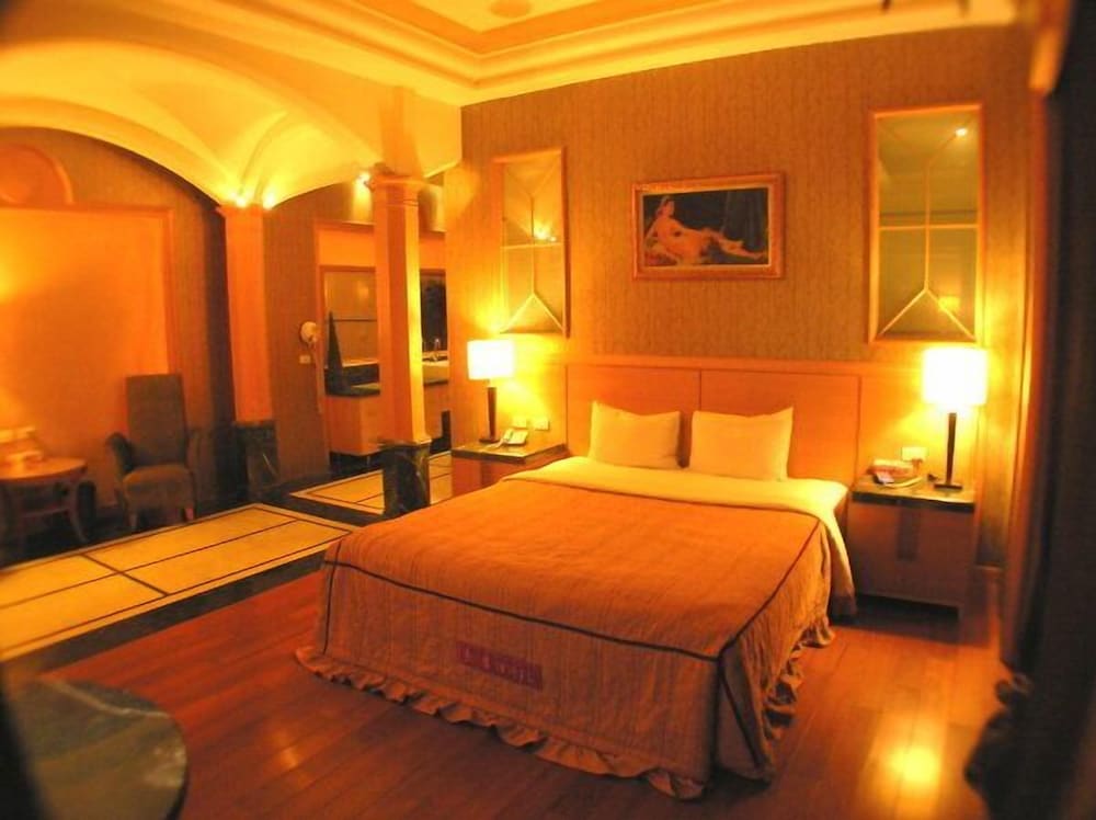 Changsing Business Motel 12/33