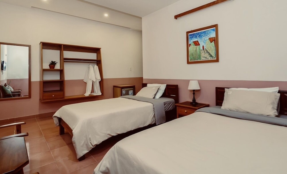 SUPERIOR, DOUBLE OR TWIN BED