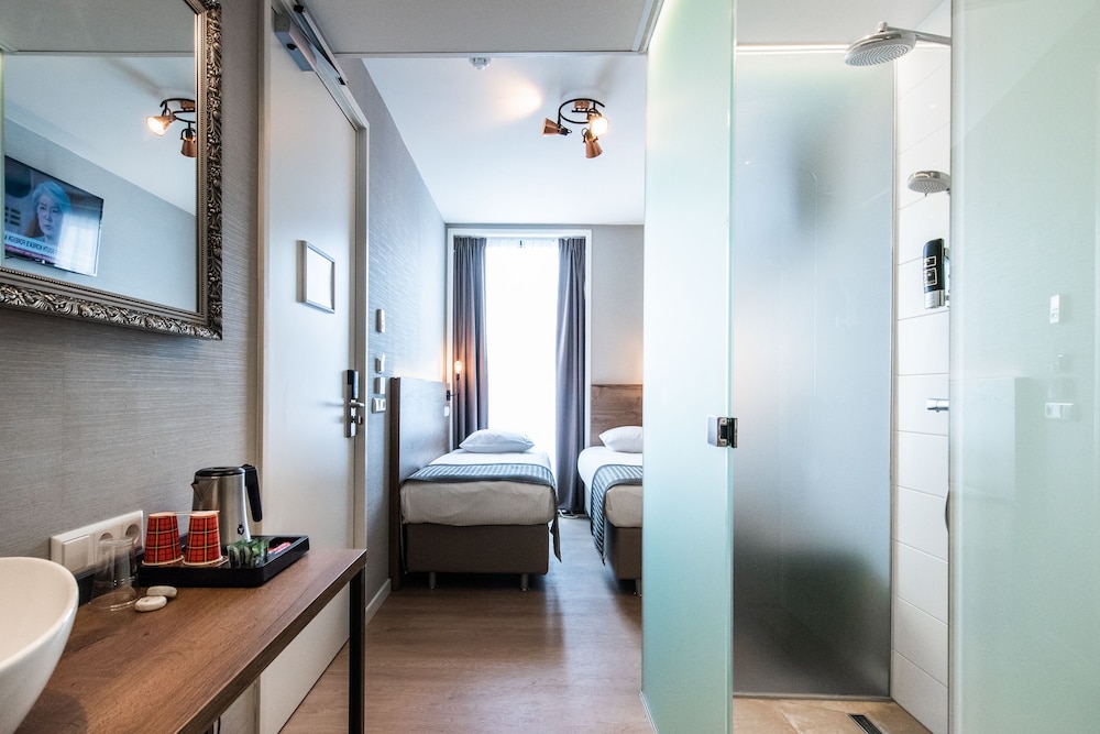 Melrose Hotel 35/42
