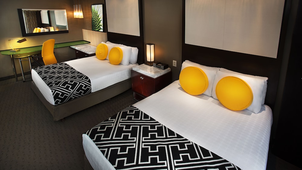 Disneys Contemporary Resort 18/50