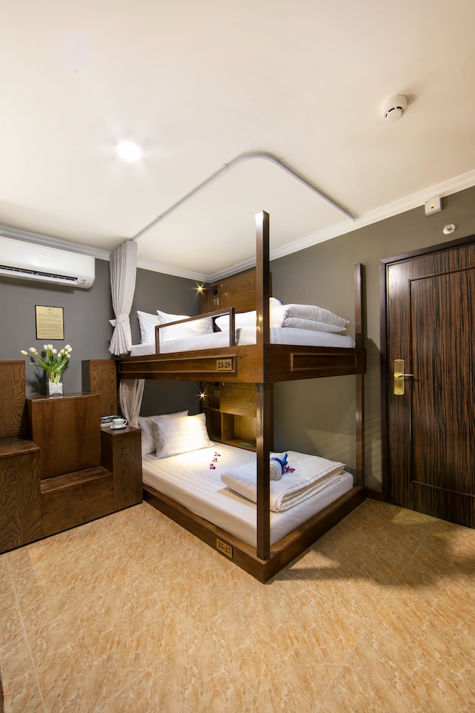 Little Charm Hanoi Hostel 31/39