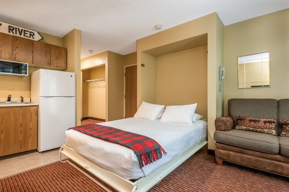 Grand Summit Hotel 8/30