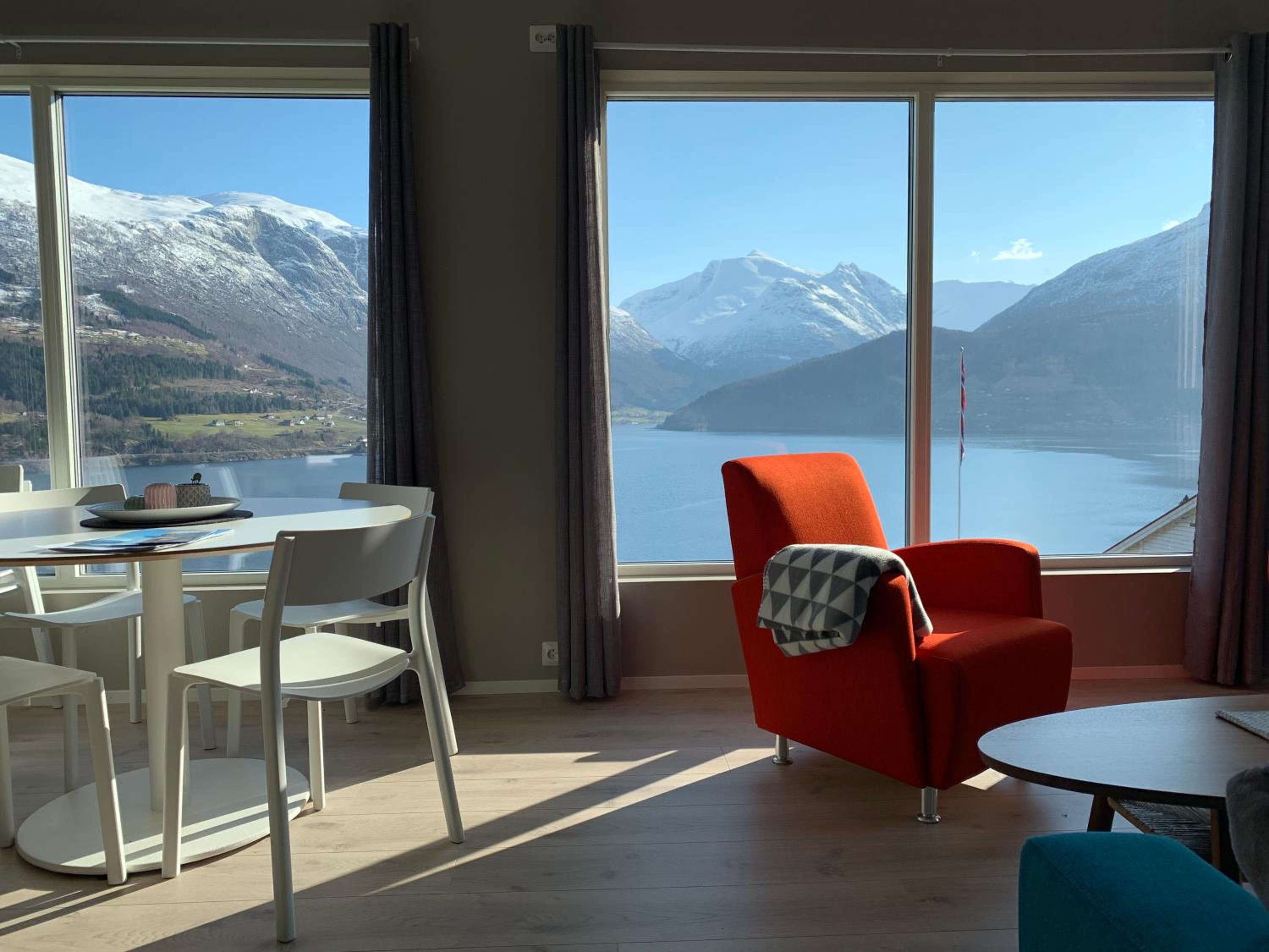 Olden Fjordhotel 26/50