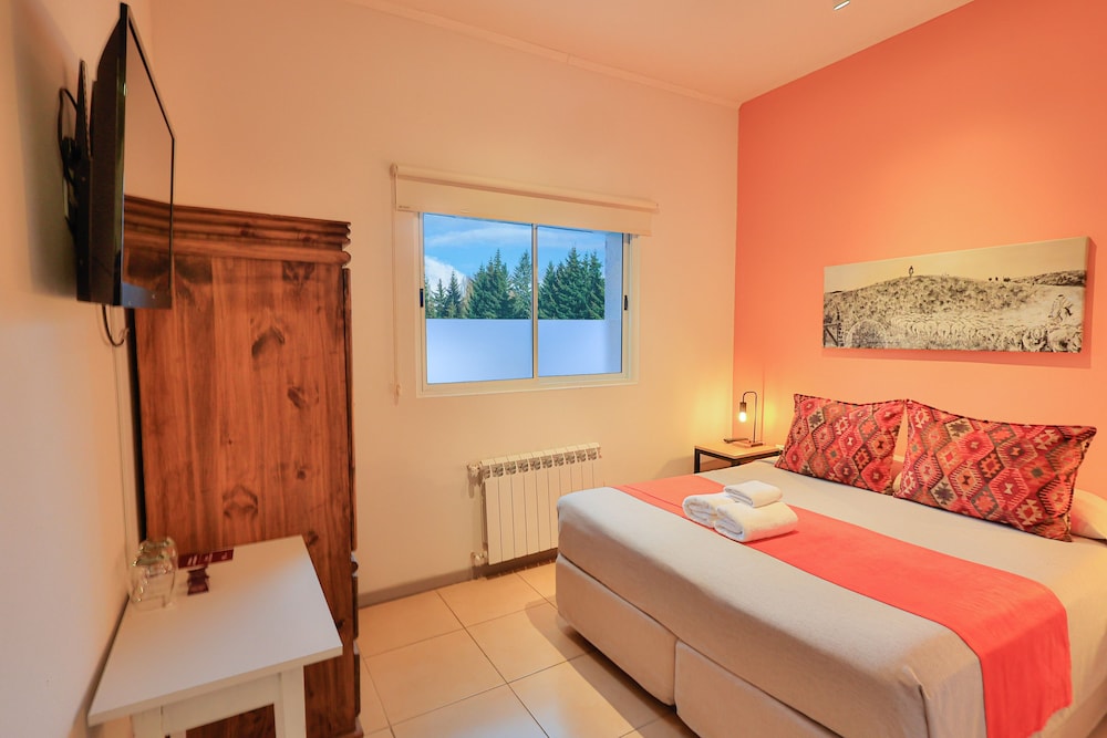 Room, Double or Twin Bed