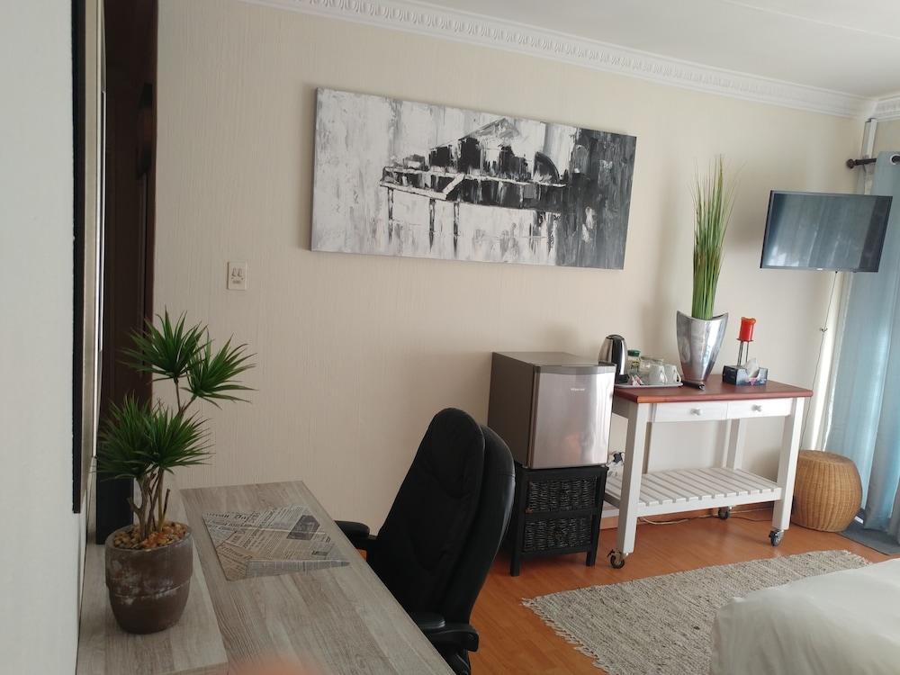 Pepper Tree Bnb 37/50